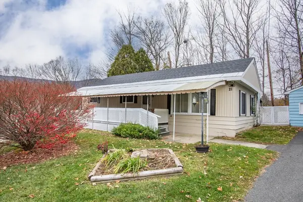 21 Overlook Ter, Adams, MA 01220