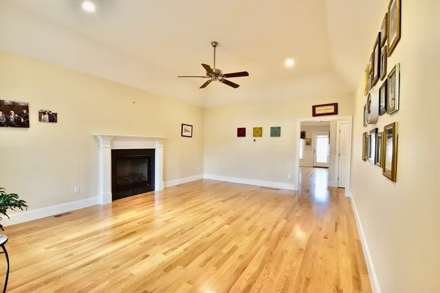 73 Plummer Ave #73, Northbridge, MA 01588 - Image #2