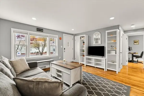 33 Green St, Abington, MA 02351