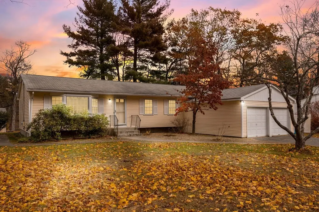 11 Francine Dr, Holliston, MA 01746 - Image #1