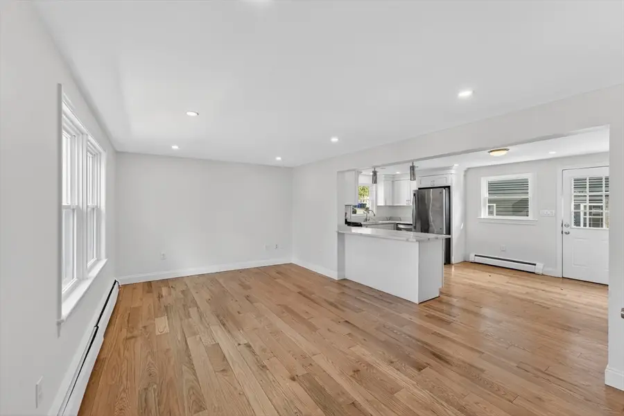 31 Peach Ave, Providence, RI 02906 - Image #3