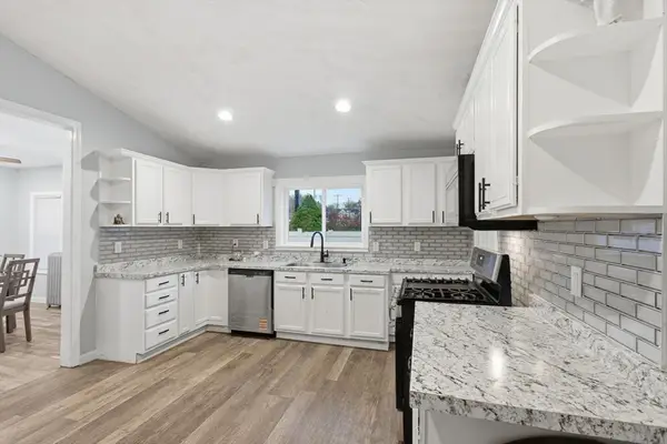 53 James St, Worcester, MA 01603