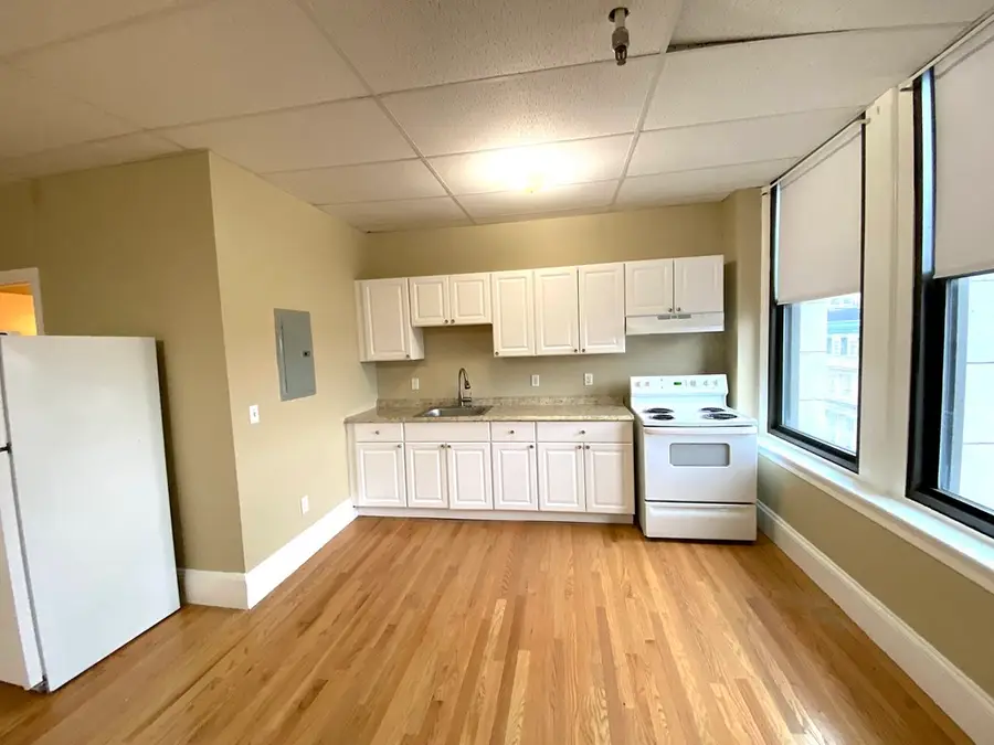 11 Lawrence St #606, Lawrence, MA 01840 - Image #3