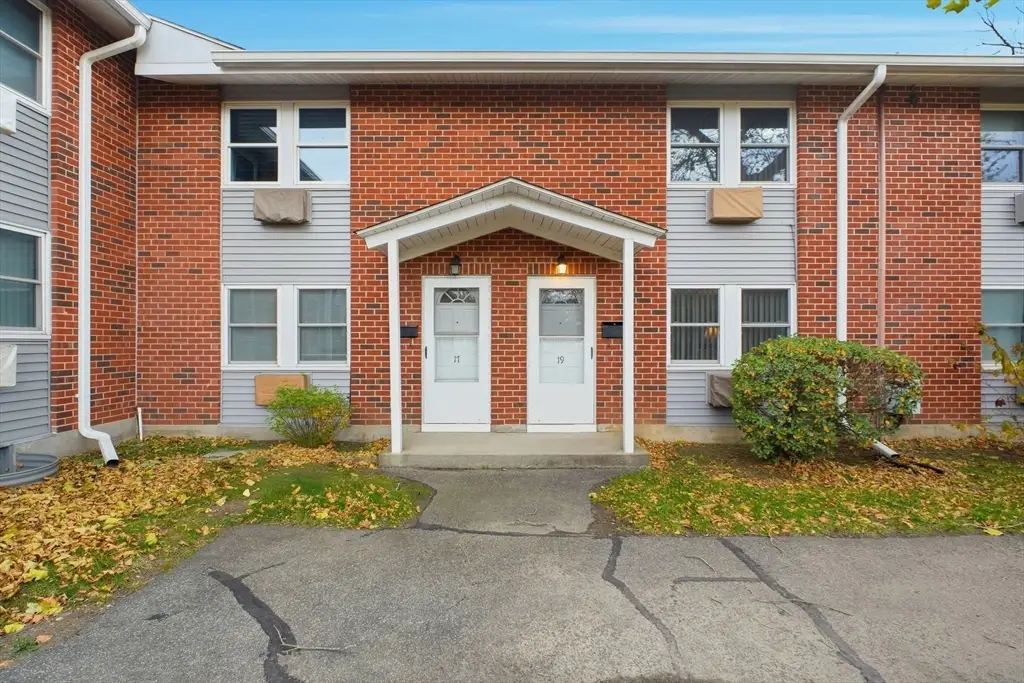 19 Manor Court #19, Springfield, MA 01118 - Image #1