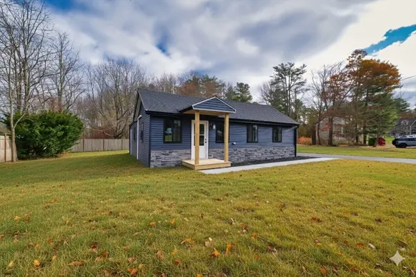 4 Water St, Lakeville, MA 02347