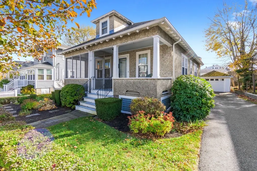 8 Newcastle Rd, Peabody, MA 01960 - Image #1