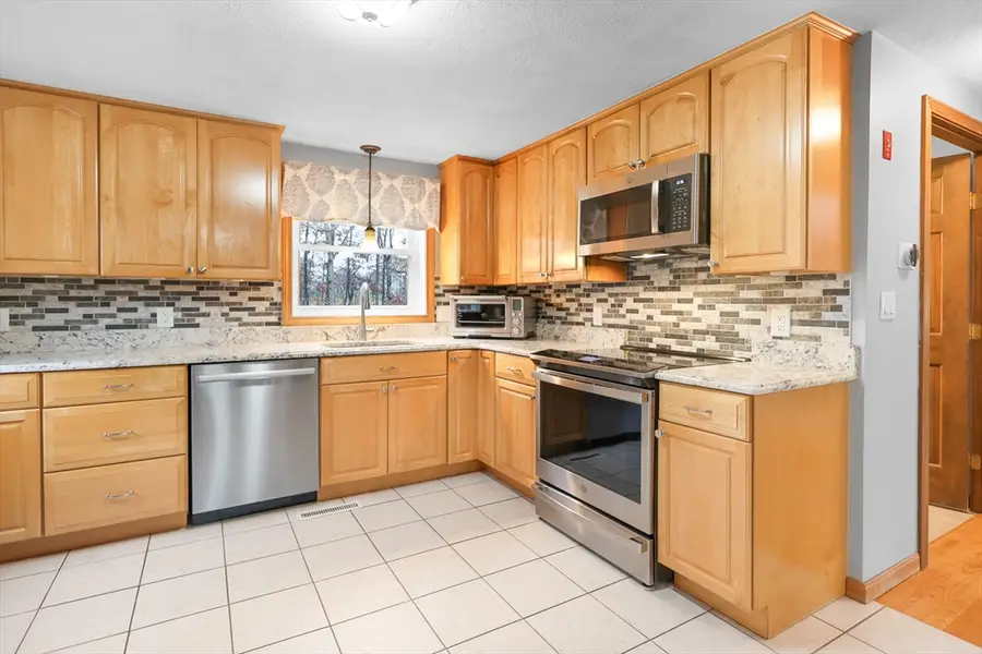 100 Lincolnshire, Haverhill, MA 01835 - Image #3