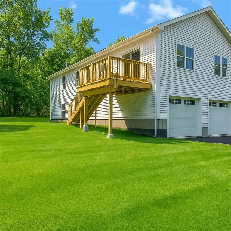 4 W Dudley Rd, Dudley, MA 01571 - Image #2