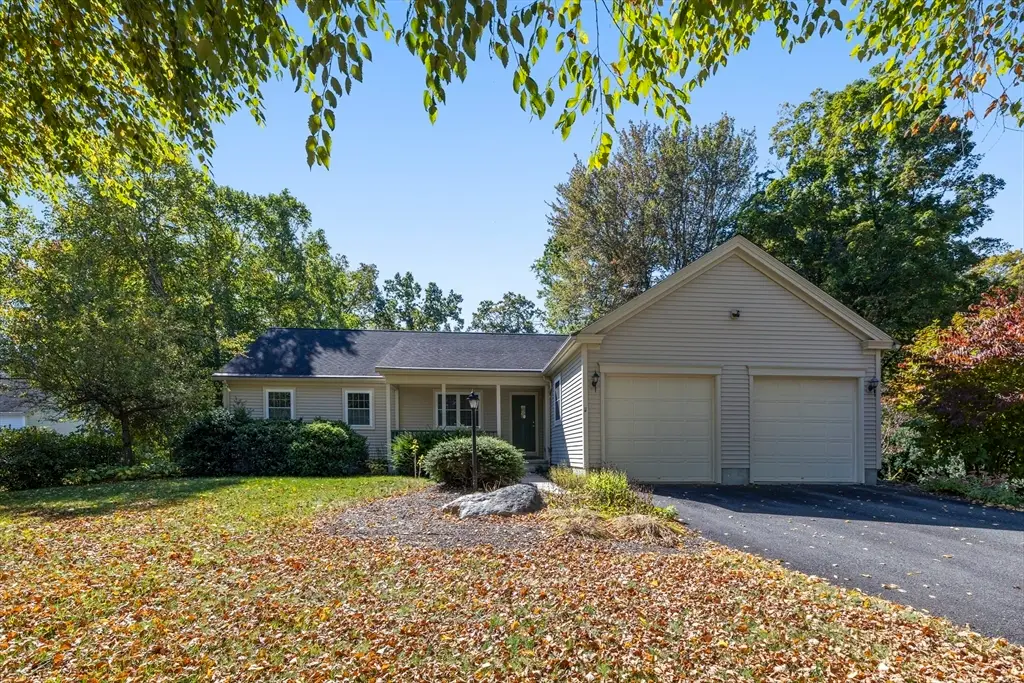 11 Sheerman Ln, Amherst, MA 01002 - Image #1