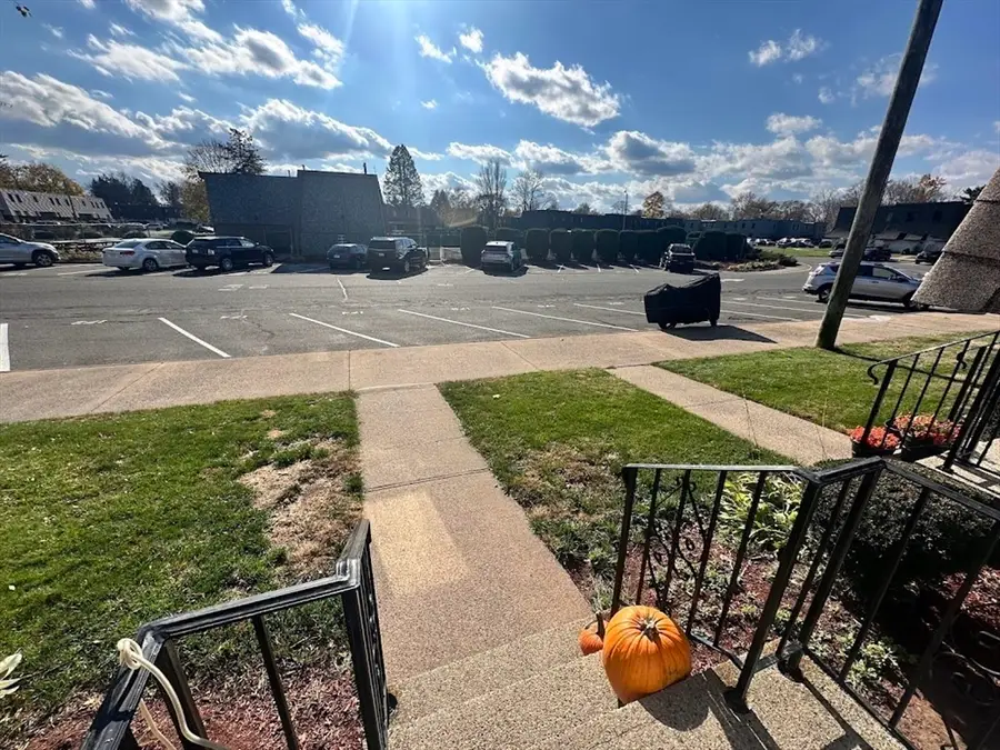 174 Beekman Dr #174, Agawam, MA 01001 - Image #2