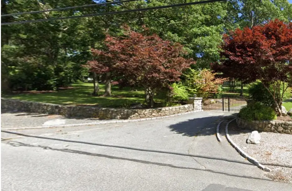 565 Highland Ave, Dartmouth, MA 02747 - Image #1