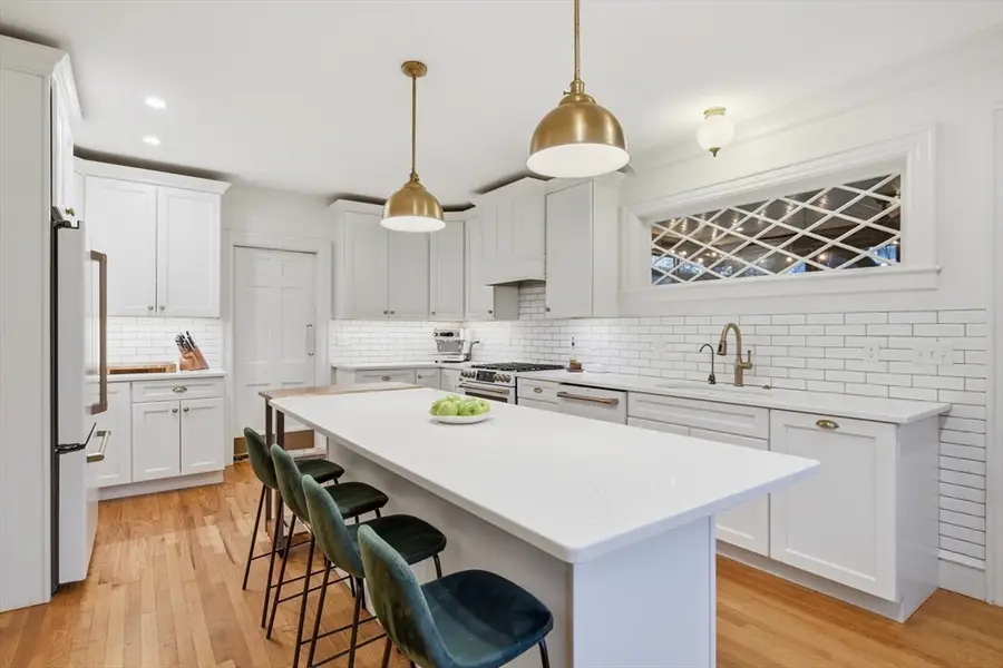 27 Lexington Ave, Holyoke, MA 01040 - Image #2