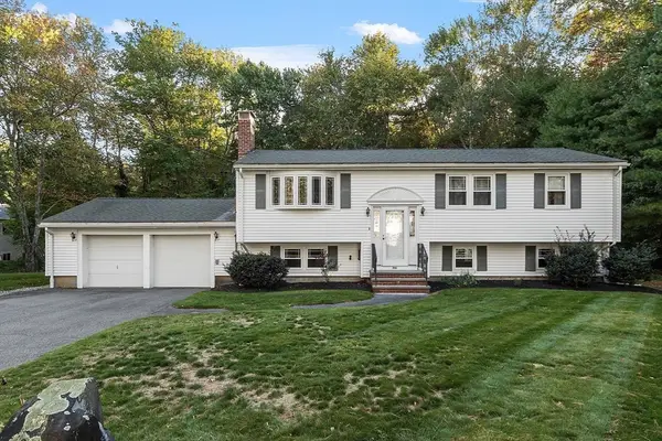 100 Fairwood Dr, Pembroke, MA 02359