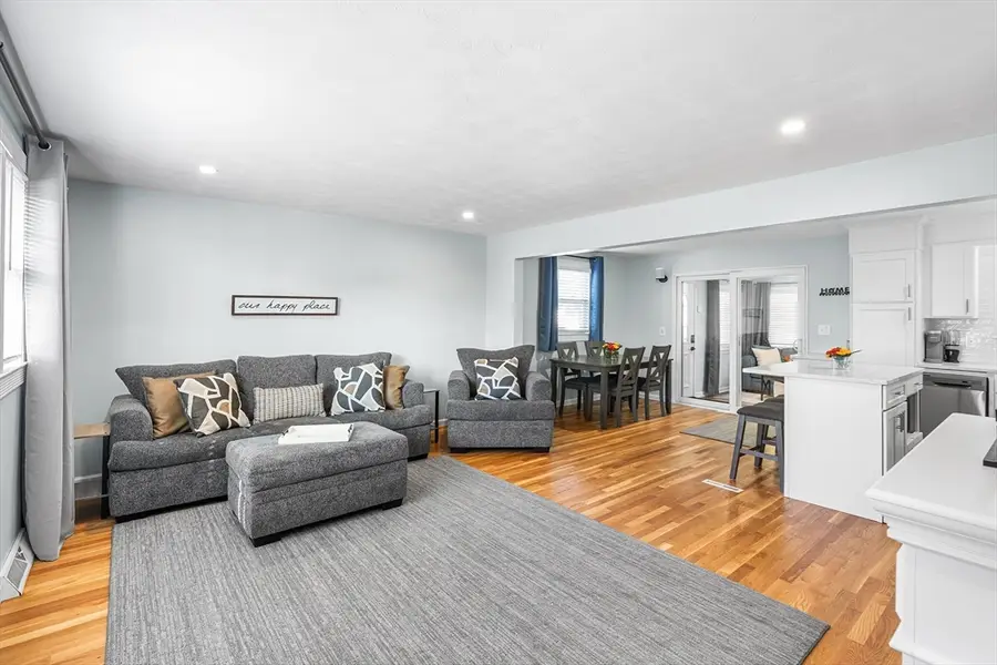 36 Whitelock Dr, Marlborough, MA 01752 - Image #3