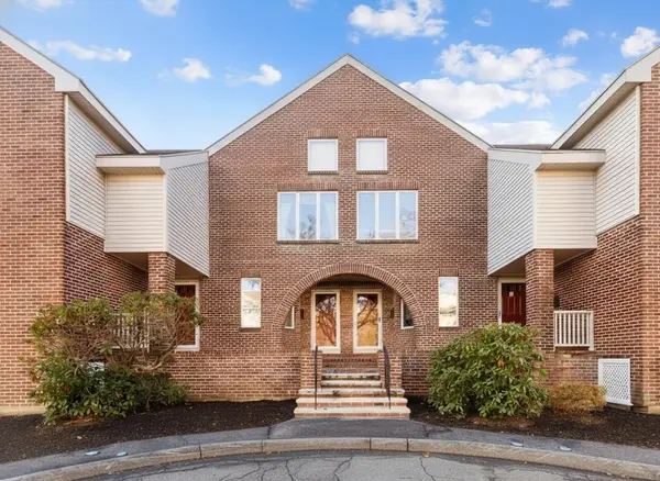 6 Mayfair Ct #6, Ipswich, MA 01938