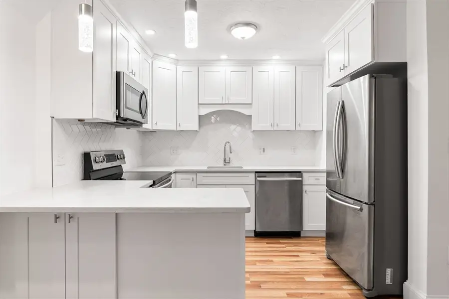 166 Quincy Shore Dr #108, Quincy, MA 02171 - Image #2