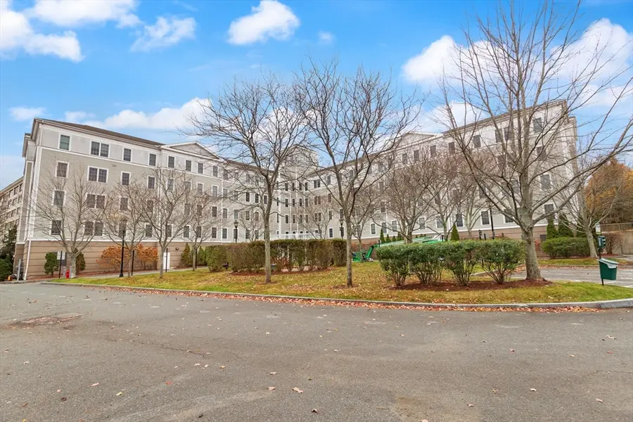 8 Crowninshield St #111, Peabody, MA 01960 - Image #2