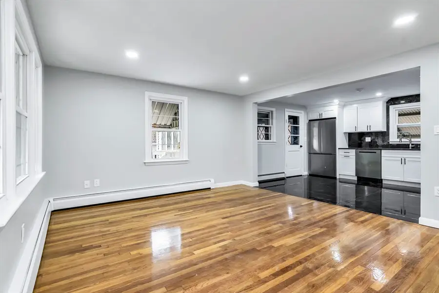 35 Stillwater Rd, Methuen, MA 01844 - Image #3