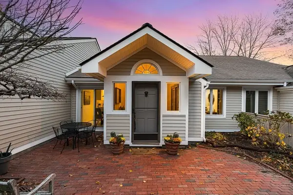 67 Algonquin Road #67, Newton, MA 02467