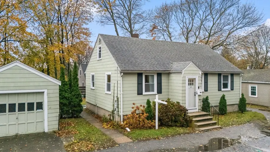 19 Cedar St, Beverly, MA 01915 - Image #2