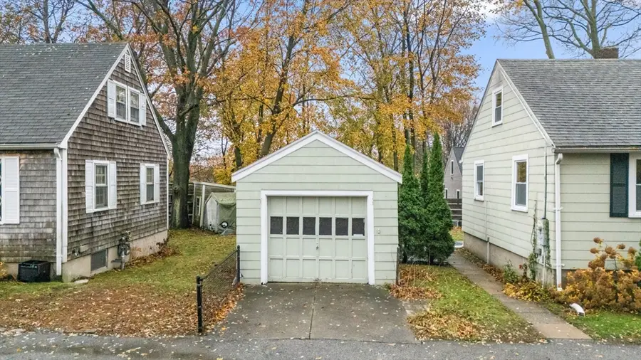 19 Cedar St, Beverly, MA 01915 - Image #3