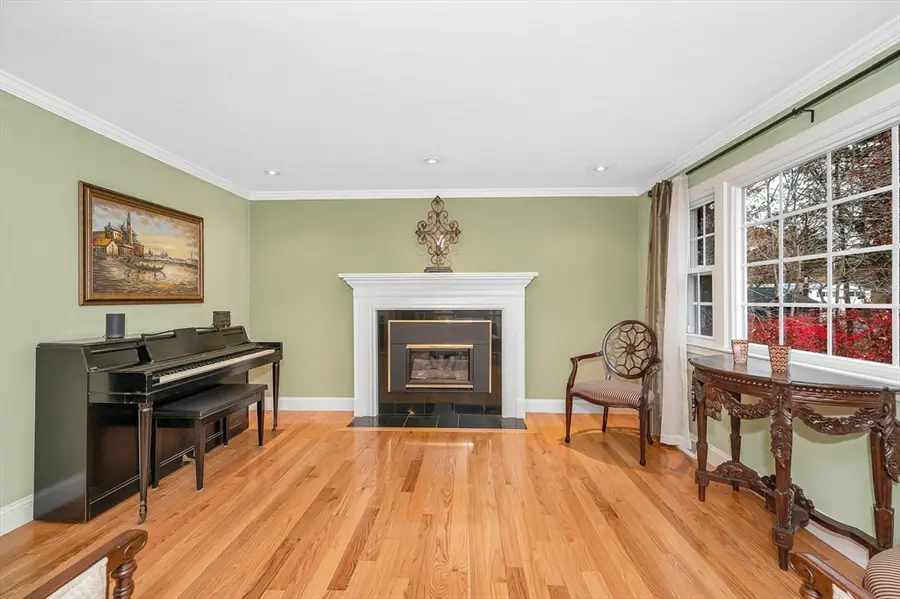 454 Dunstable Road, Tyngsborough, MA 01879 - Image #3