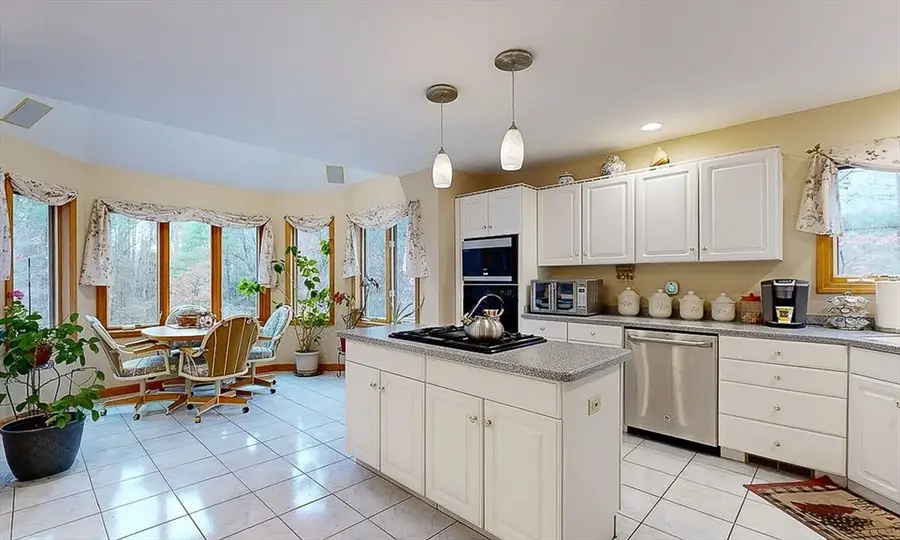 51 Sheffield Dr, Belchertown, MA 01007 - Image #2