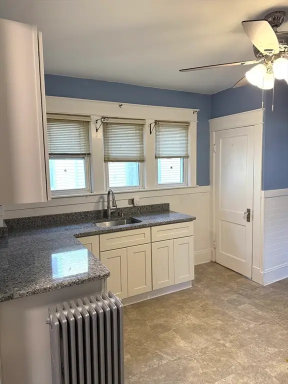 21 Westford Cir, Springfield, MA 01119 - Image #2