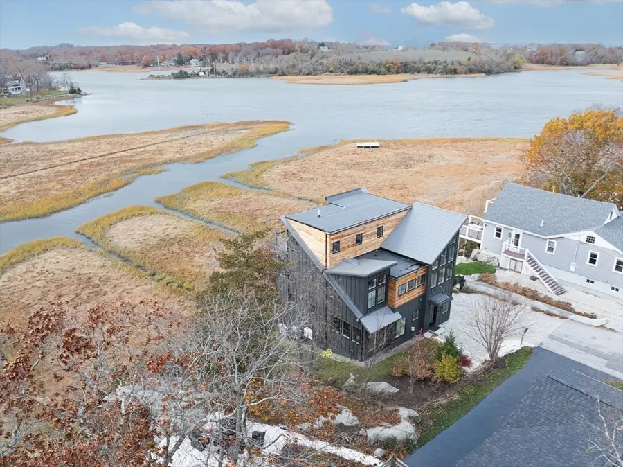 10 Chestnut Pl, Hingham, MA 02043 - Image #2