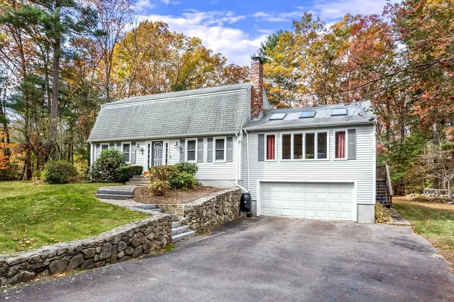 18 Mary Anne Dr, Franklin, MA 02038 - Image #2