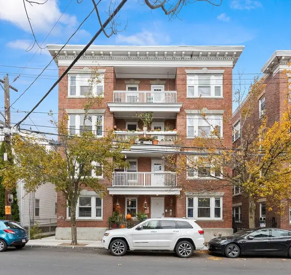 39 1/2 Harbor St #1, Salem, MA 01970