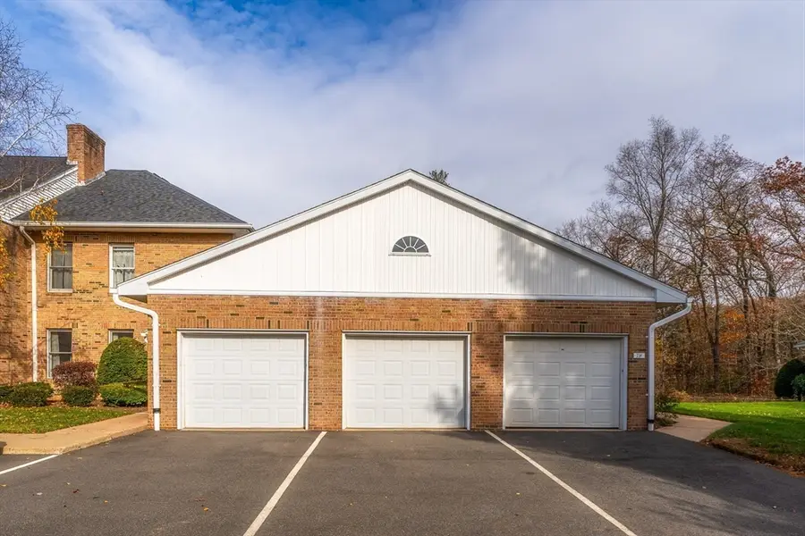 7 Castle Hill Rd #G, Agawam, MA 01001 - Image #3