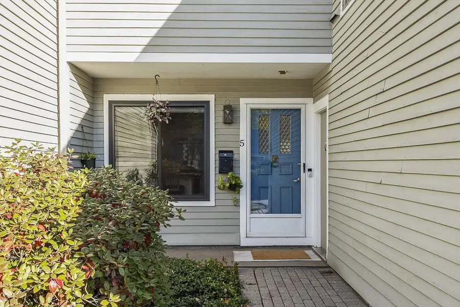 16 Concord Greene #5, Concord, MA 01742 - Image #2