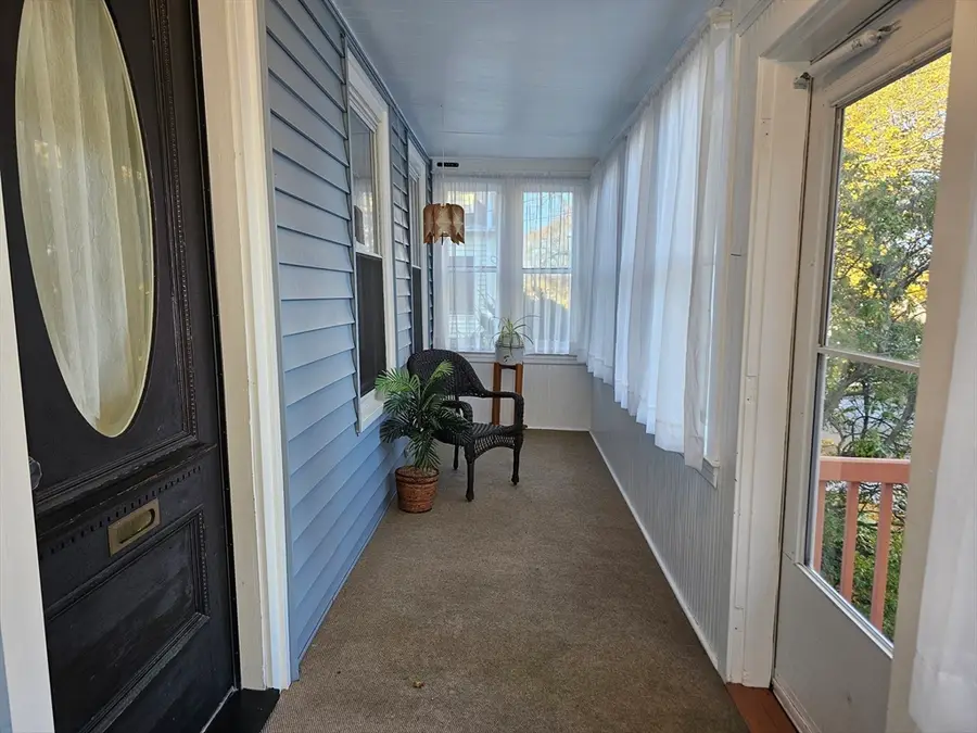 134 Whitmarsh Ave, Worcester, MA 01606 - Image #2