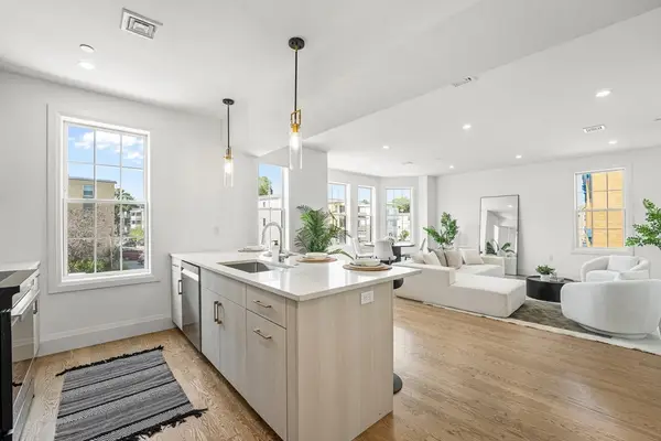 808 Morton St #3, Boston, MA 02124