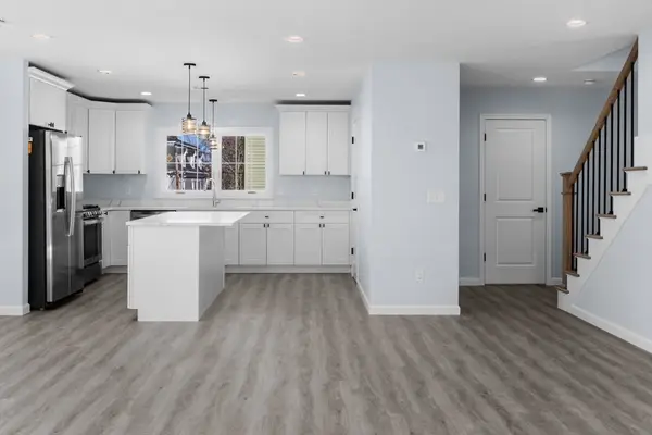 206 Durfee St. #2B, Fall River, MA 02720