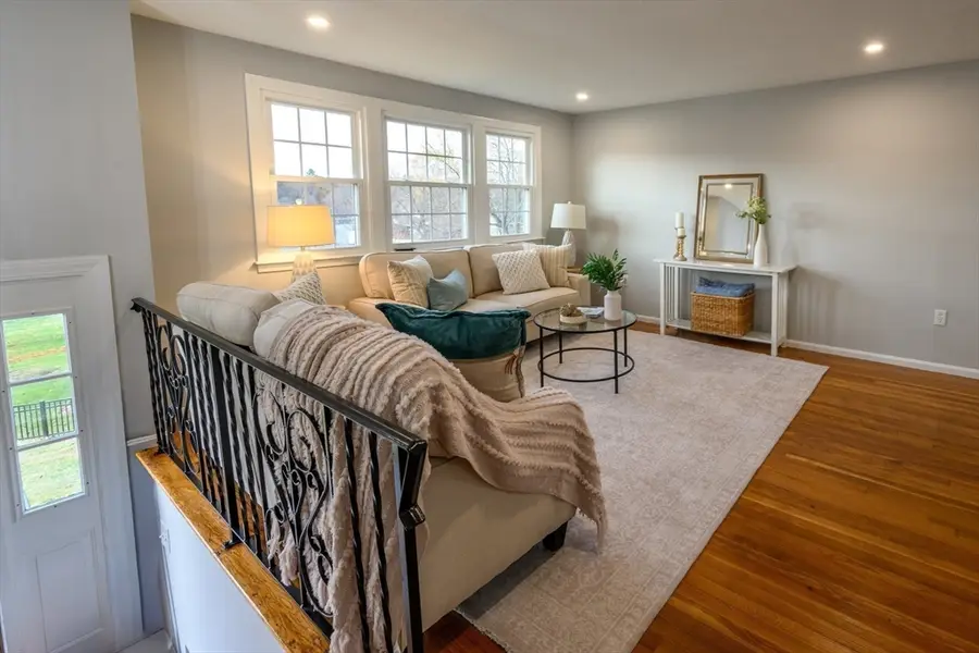 16 Winding Ln, Lowell, MA 01852 - Image #3