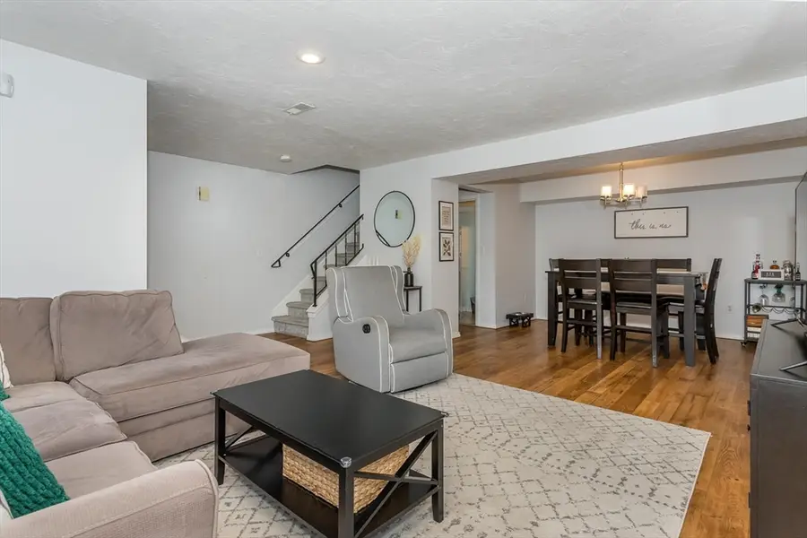 43 Elderwood Dr #43, Stoughton, MA 02072 - Image #3