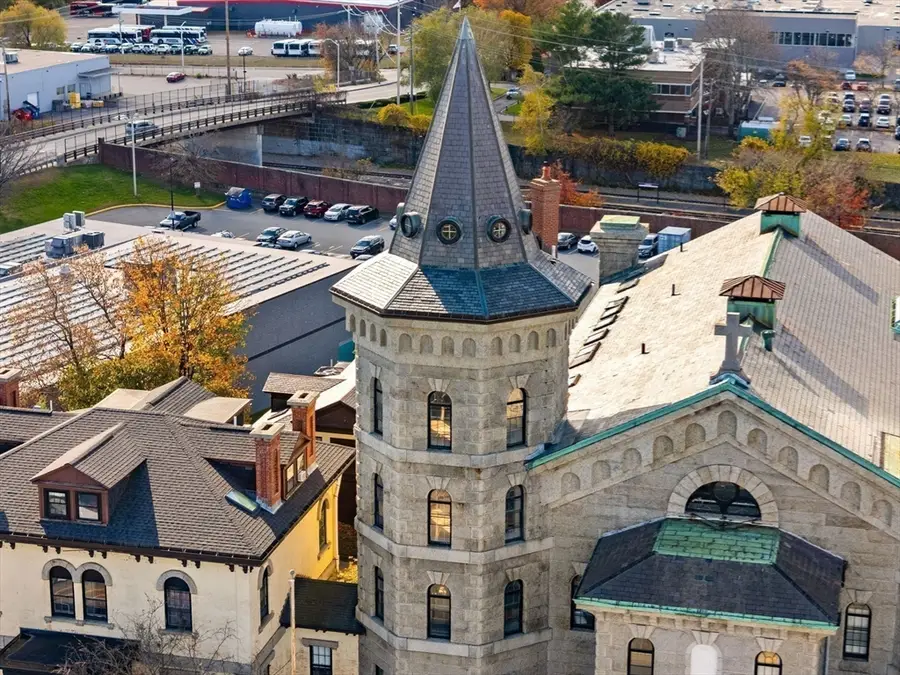 201 Thorndike #2-312, Lowell, MA 01852 - Image #2