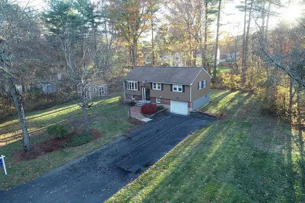 15 Governor Peabody Rd, Billerica, MA 01821