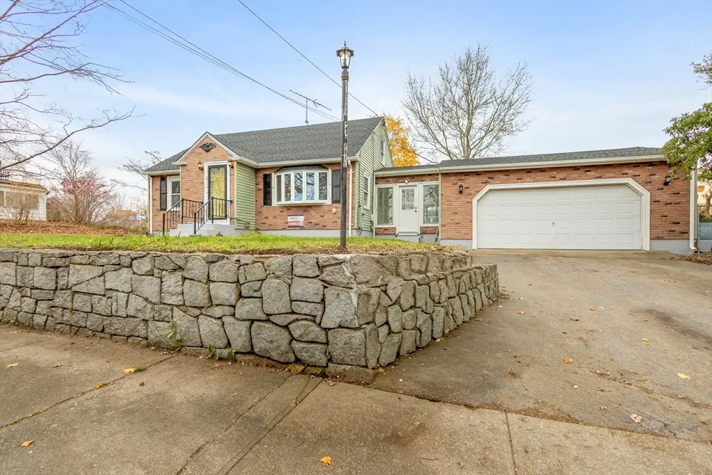 25 Lakeview St, Blackstone, MA 01504 - Image #1