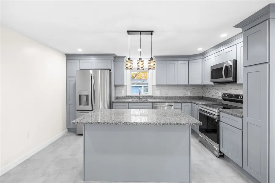 25 Lakeview St, Blackstone, MA 01504 - Image #3