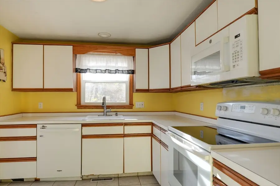 54 Evelina Drive, Marlborough, MA 01752 - Image #2