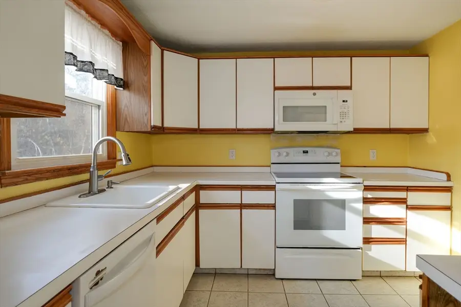 54 Evelina Drive, Marlborough, MA 01752 - Image #3