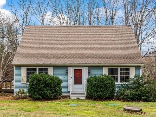 107 Wallace Rd, Sturbridge, MA 01507