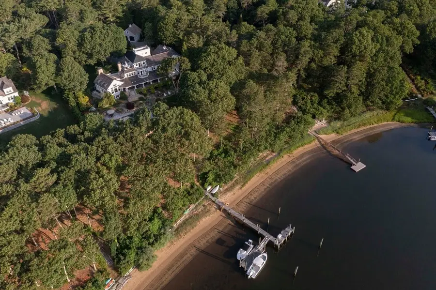 835 Old Post Road, Cotuit, MA 02635 - Image #3