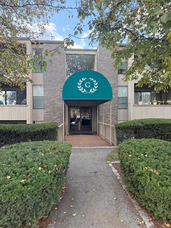 42 Shrewsbury Green Dr #F, Shrewsbury, MA 01545