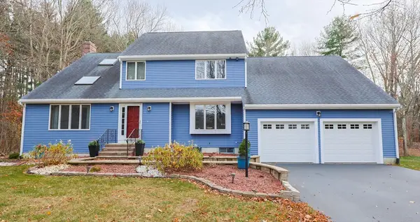 7 Gloucester Dr, Franklin, MA 02038