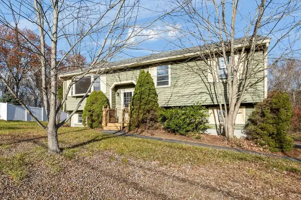 24 Reilly Ave, Blackstone, MA 01504