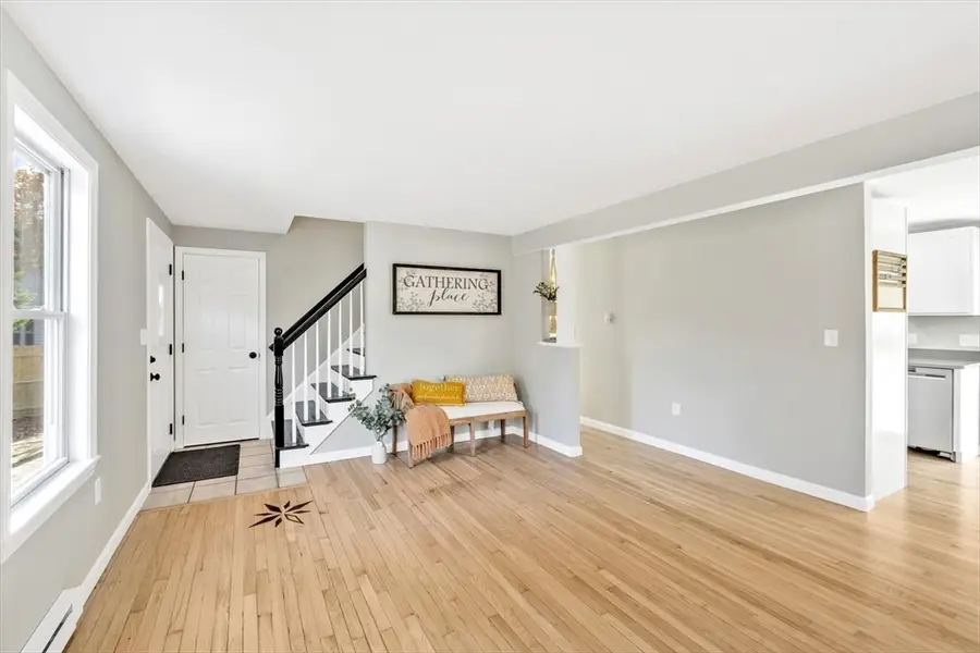 47 Shallow Pond Ln, Falmouth Town, MA 02536 - Image #3